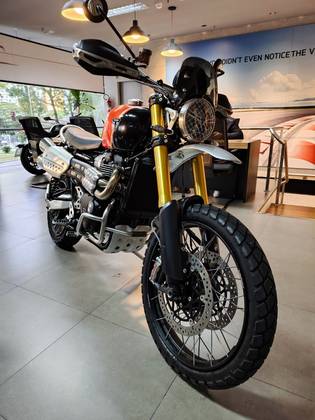 TRIUMPH BONNEVILLE SCRAMBLER 1200 XE 